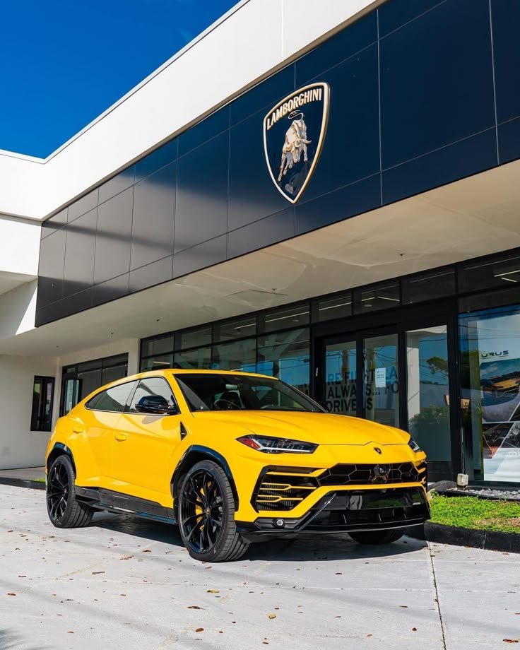 Lamborghini Urus Exterior: Design, Colors, Wheels & Features